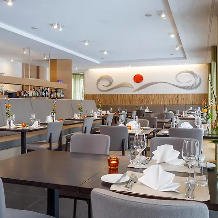 Newstar Hotel